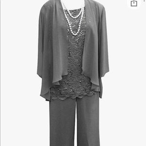 16 mother of the bride silver/ platinum 3 piece outfit-note light gray color